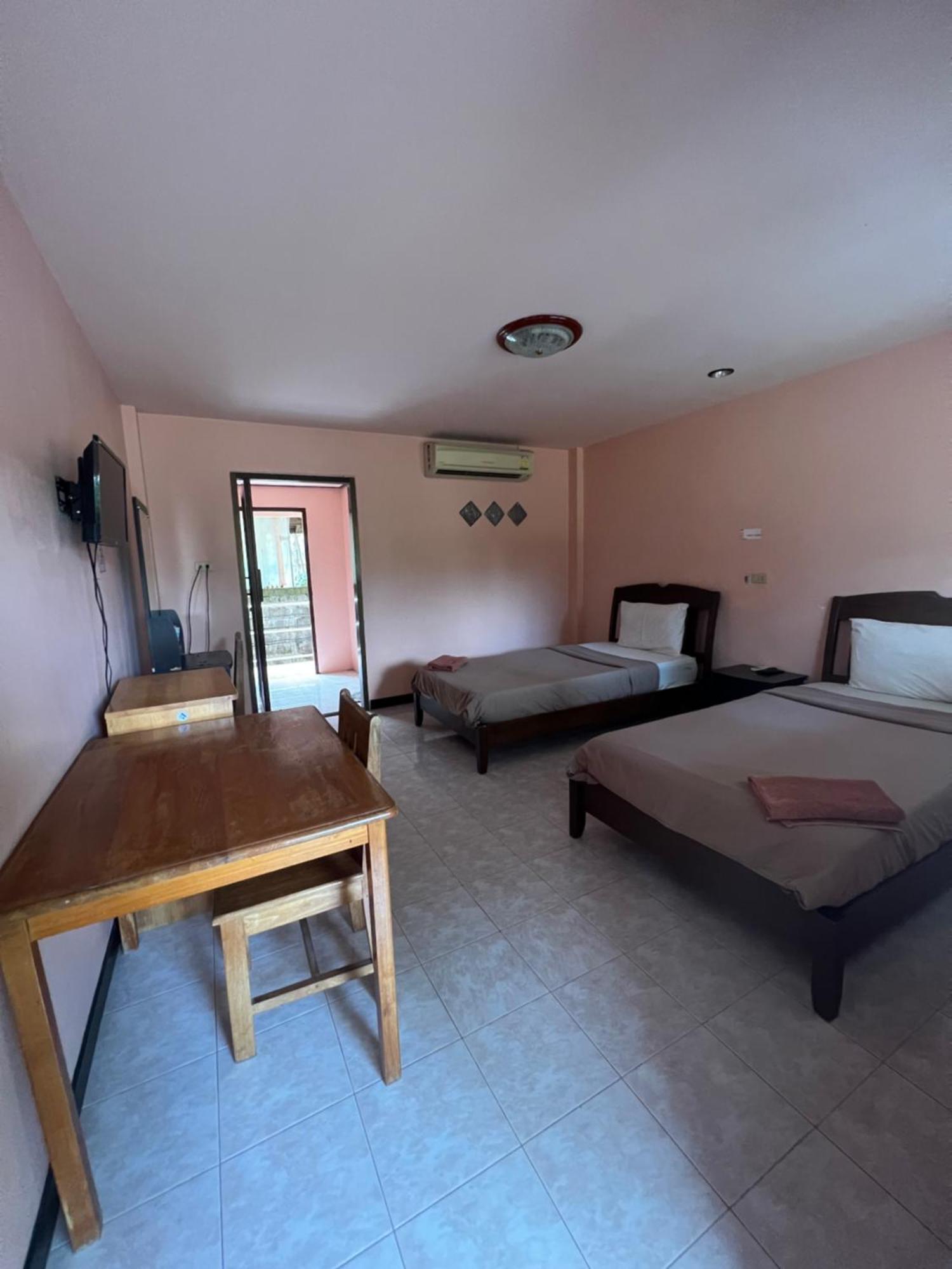 Sawai Home Resort Натон Екстер'єр фото